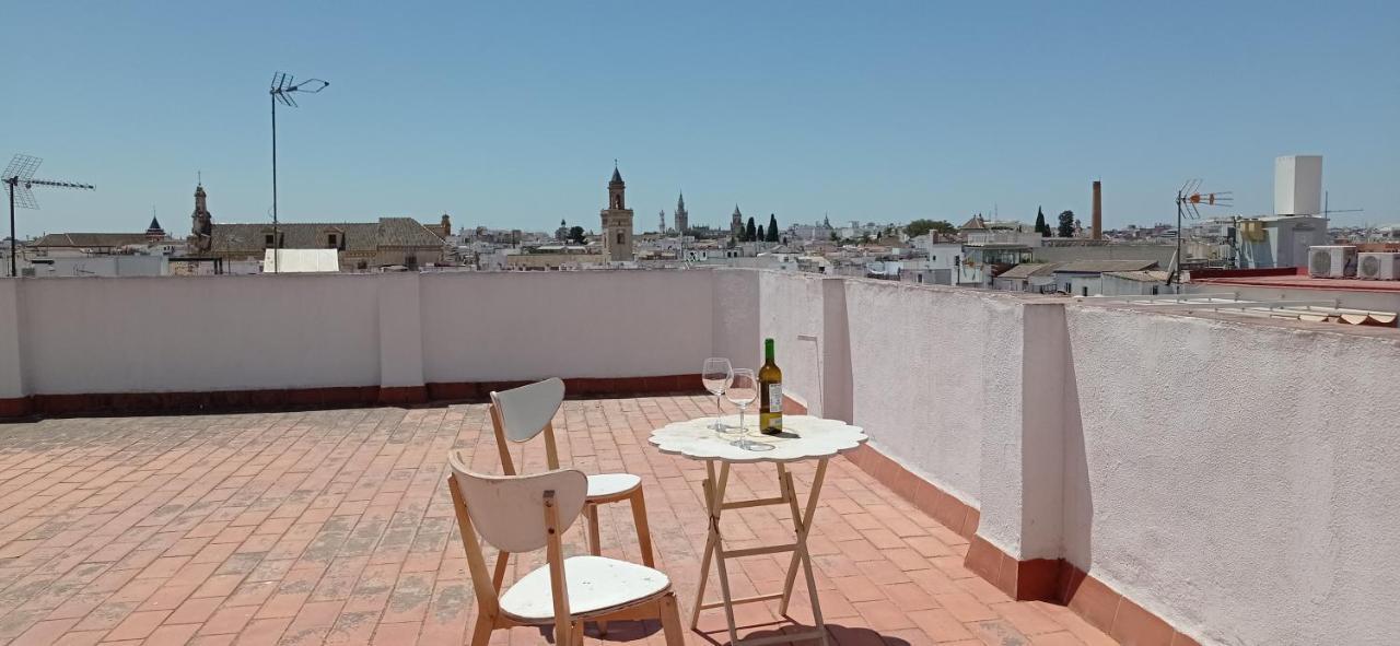 Apartamento casco histórico con ático. Appartamento Siviglia Esterno foto